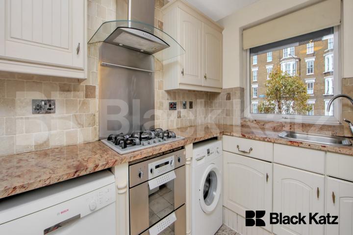 Boasting 1050 sq. ft. of living & entertaining space & sun filled roof terrace Yaldham House Old Kent Road, Elephant and Castle/Borough